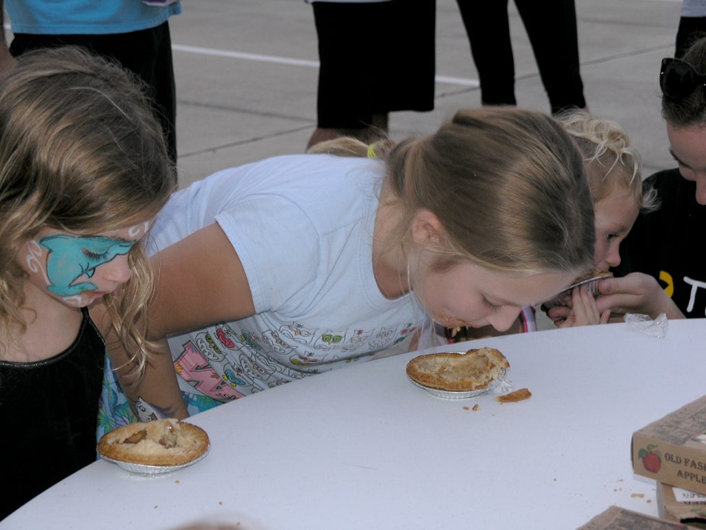 Pie Eating contestants